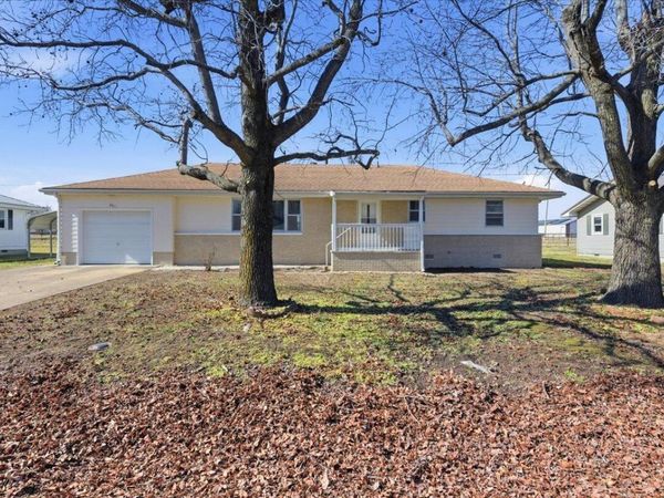 641 S Hickory Street , Buffalo, MO 65622