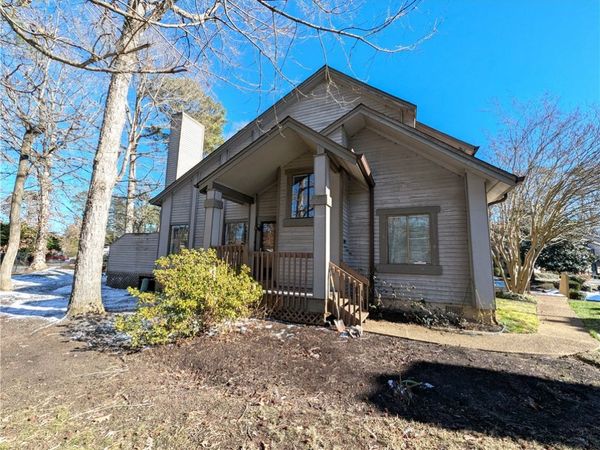 122 Inland View Drive, Newport News, VA 23603