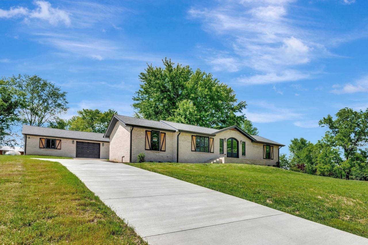 120 E Boiling Springs Rd  Portland, TN 37148