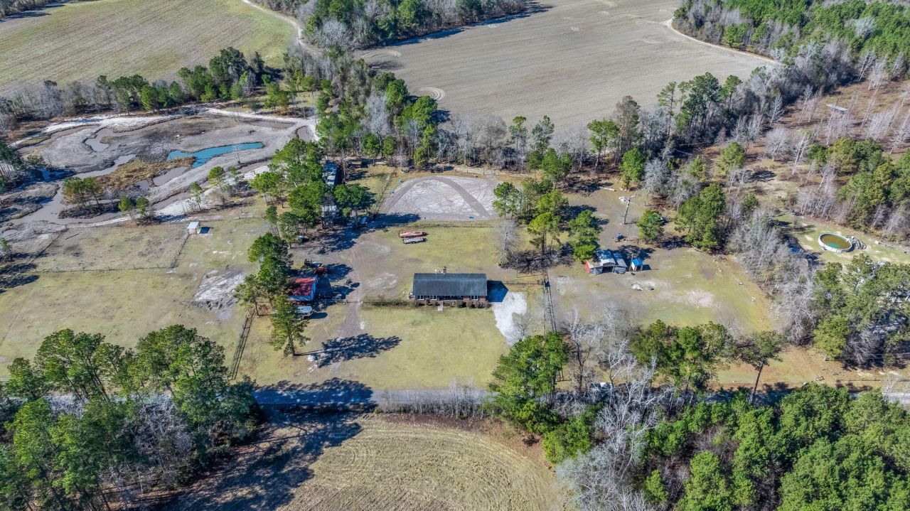 151 Grannys Lane Photo 35