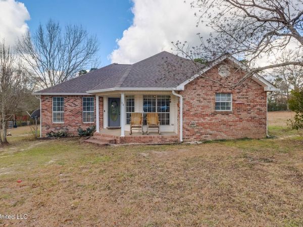38 S Pecan , McHenry, MS 39561