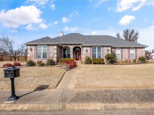 1209 W Mimosa Street, Rogers, AR 72756