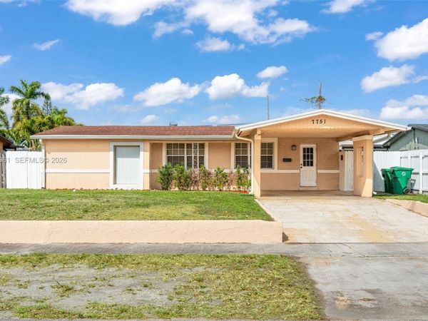 7751 NW 32nd St, Davie, FL 33024