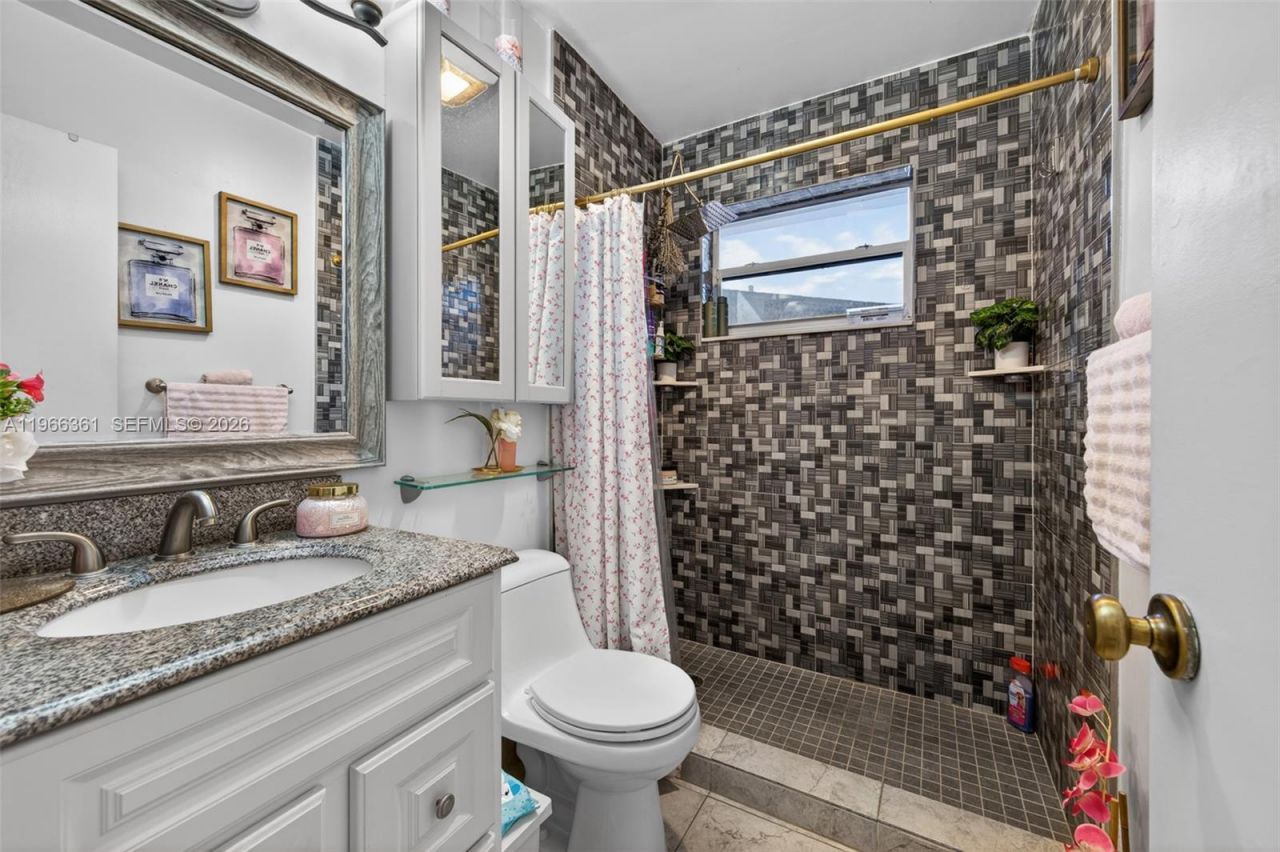 7751 NW 32nd St, Davie, FL 33024 Photo