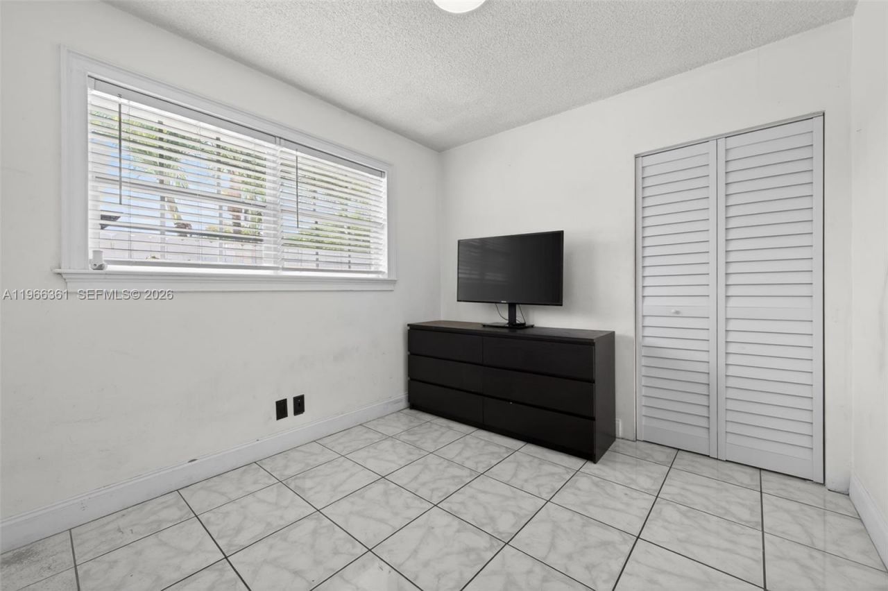 7751 NW 32nd St, Davie, FL 33024 Photo