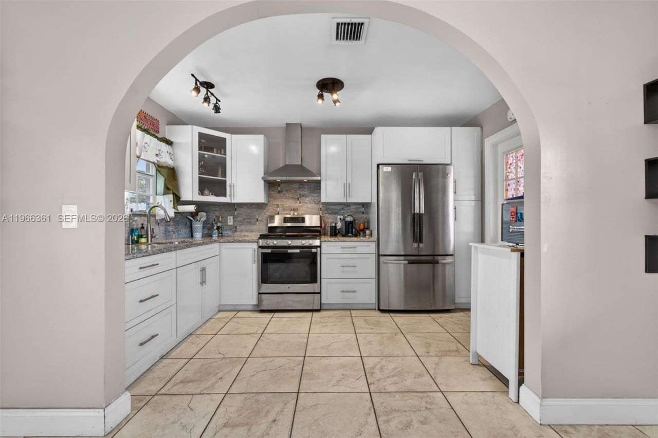 7751 NW 32nd St, Davie, FL 33024 Photo