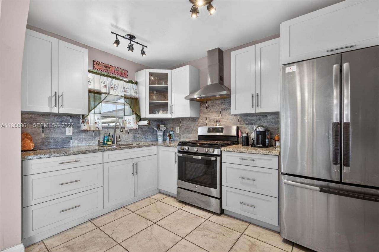 7751 NW 32nd St, Davie, FL 33024 Photo