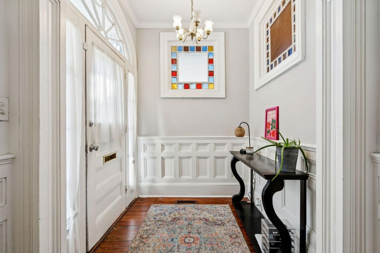 208 Calhoun Street Photo 11