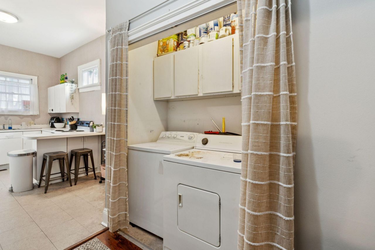 208 Calhoun Street Photo 32