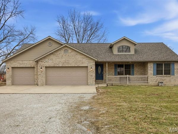 6 Kay Drive, Highland, IL 62249