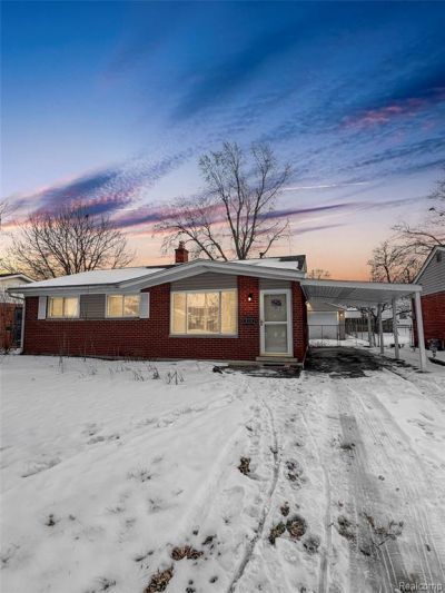 818 Dell Avenue, Flint, MI 48507 Main Photo