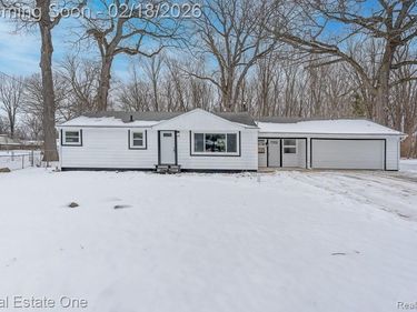 2031 Woodland Pass, Burton, MI 48519