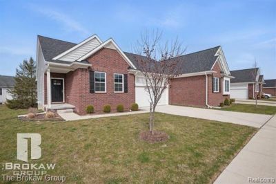 1389 Luxington Drive, Lapeer, MI 48446 Main Photo