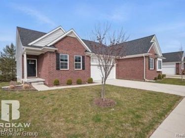 1389 Luxington Drive, Lapeer, MI 48446