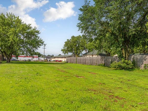 1425 4th Street NW, Faribault, MN 55021