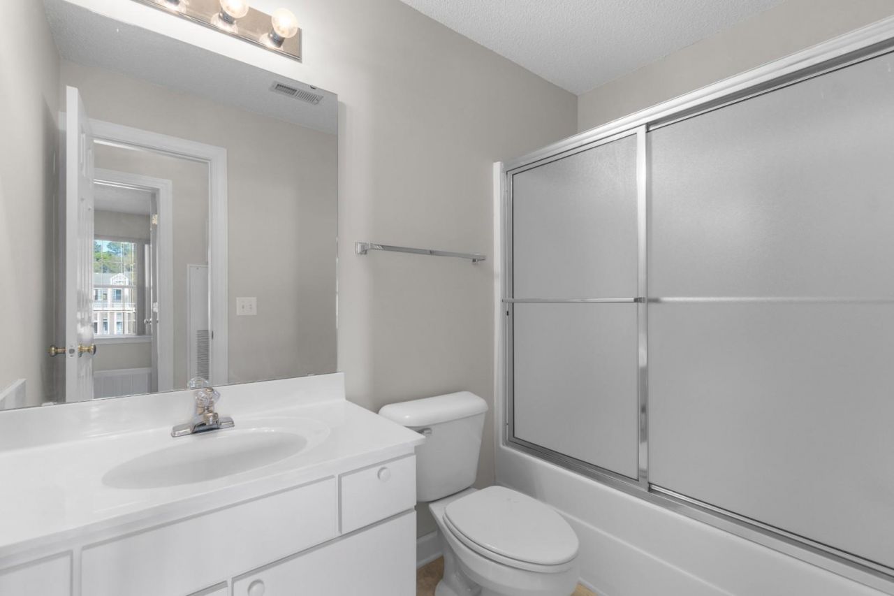 4300 Lotus Ct. Photo 19