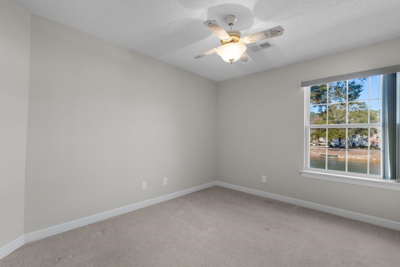 4300 Lotus Ct. Photo 20