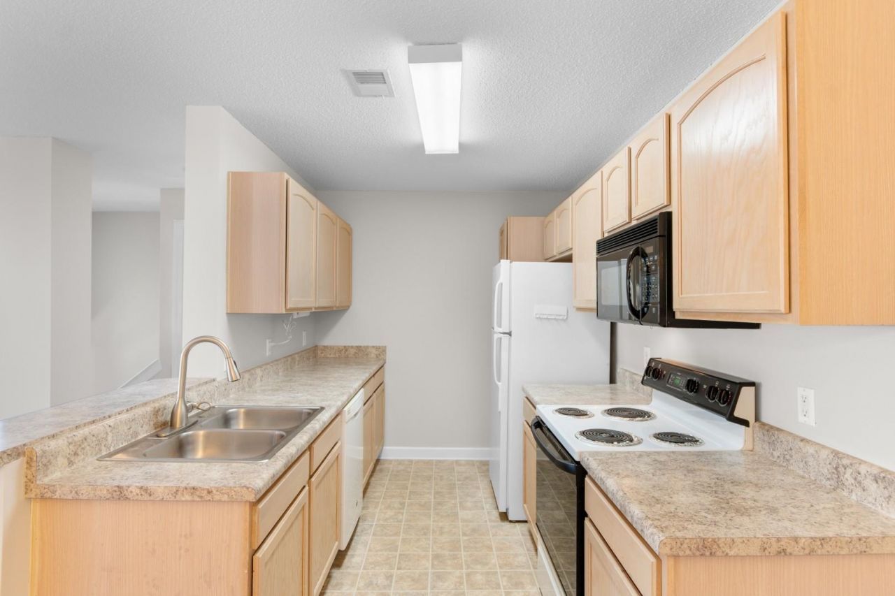 4300 Lotus Ct. Photo 5