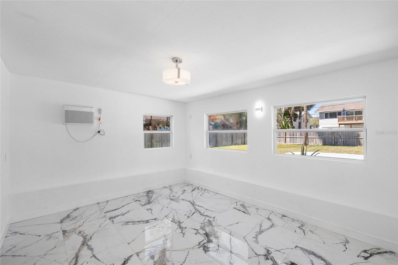 1827 Nevada Avenue Ne, Saint Petersburg, FL 33703 Photo