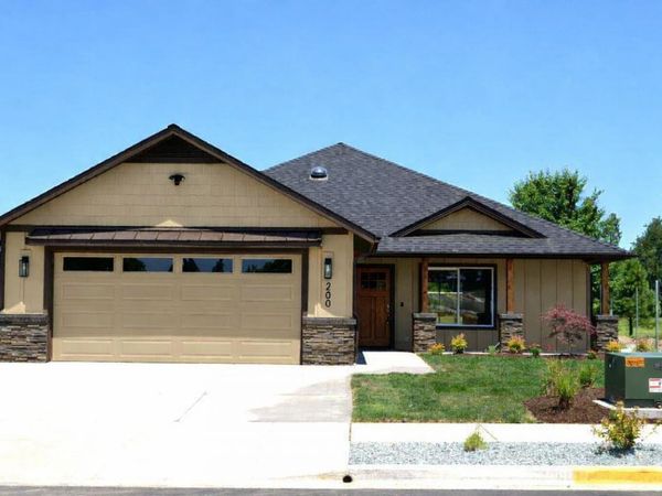 180 SW Rock Gulch Road, Grants Pass, OR 97527