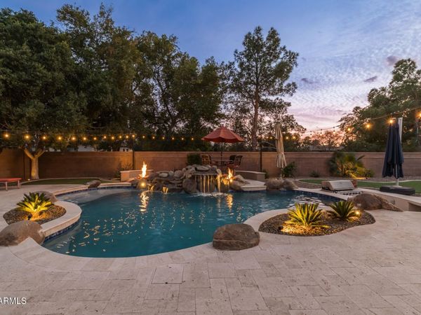 801 W MACAW Drive, Chandler, AZ 85286