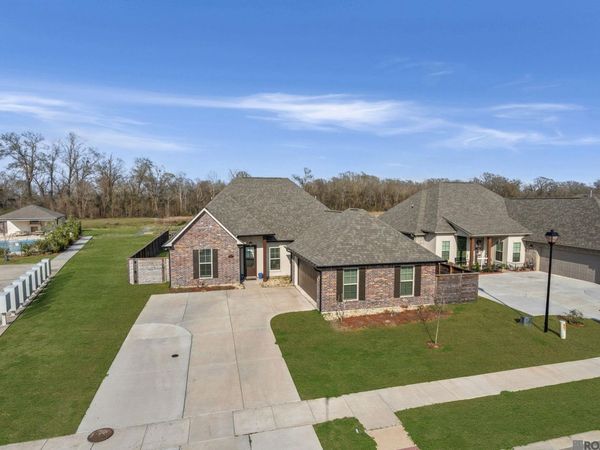 7187 Panama Canal Dr, Gonzales, LA 70737