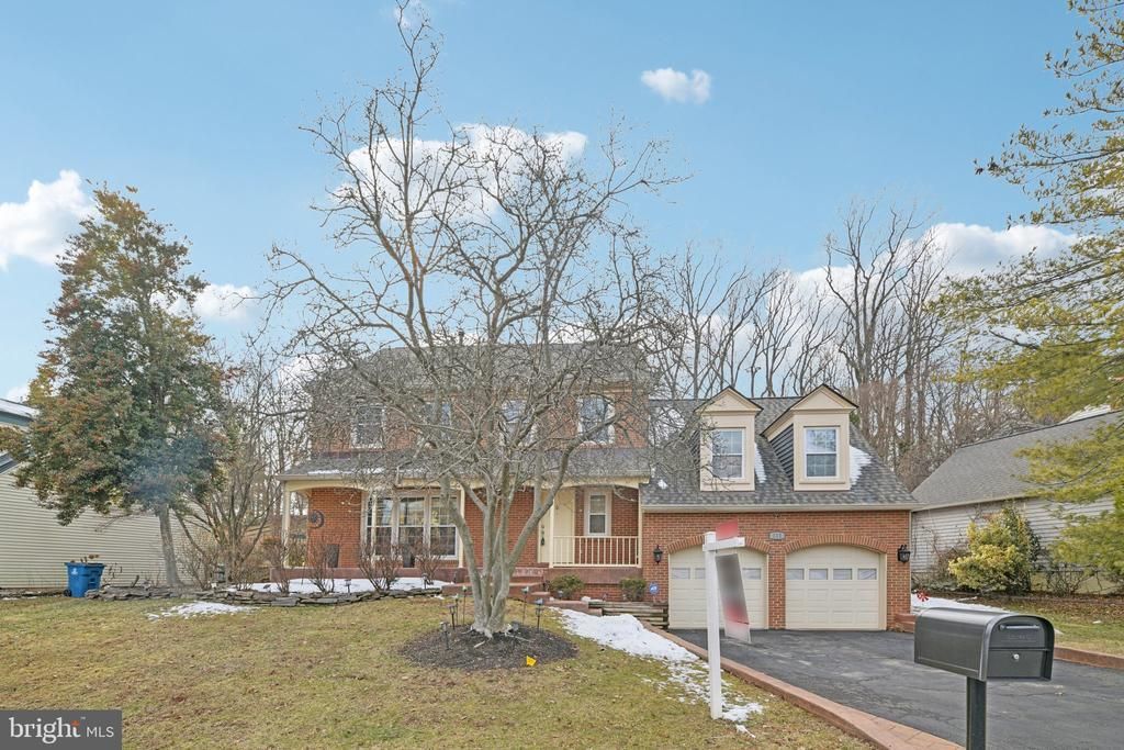 111 Connemara Drive, Sterling, VA 20164 Main Photo