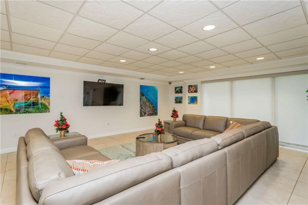 151 NE 16th Avenue, Fort Lauderdale, FL 33301 Photo