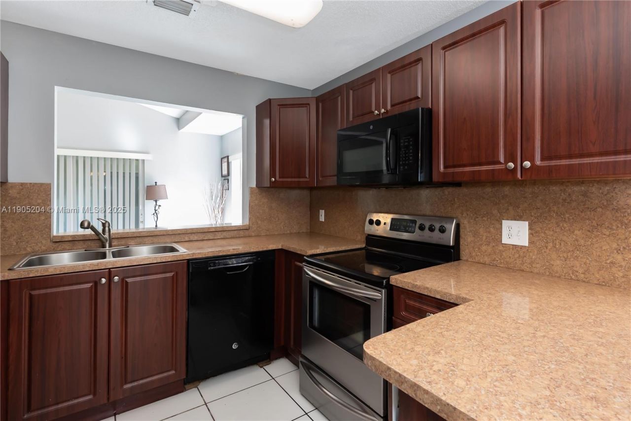 20561 SW 122nd Pl , Miami, FL 33177 Photo