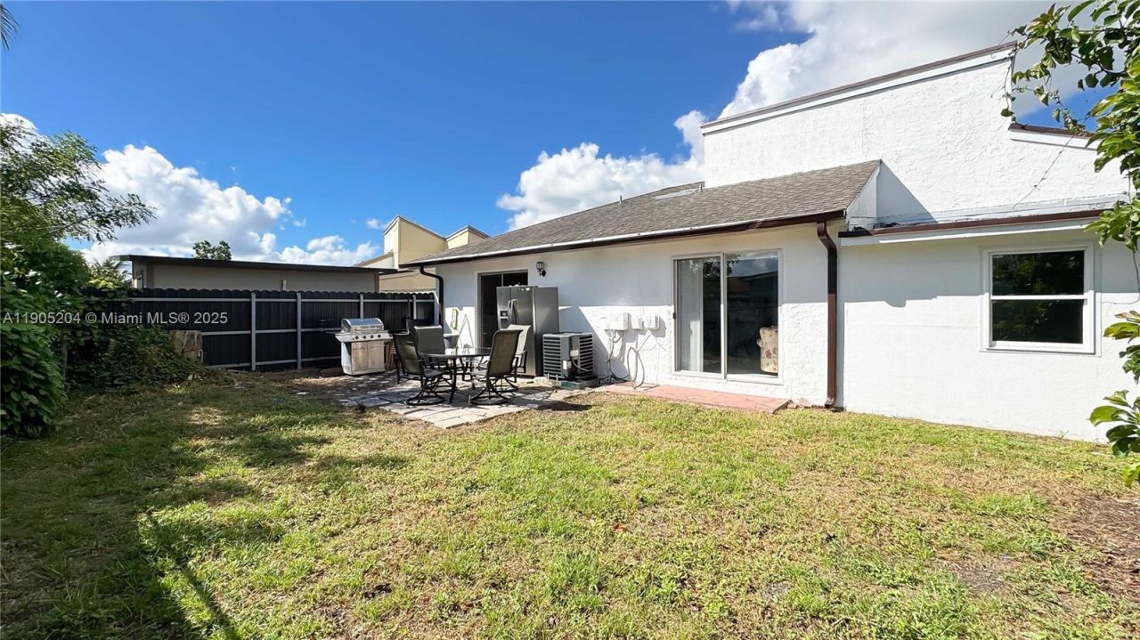 20561 SW 122nd Pl , Miami, FL 33177 Photo