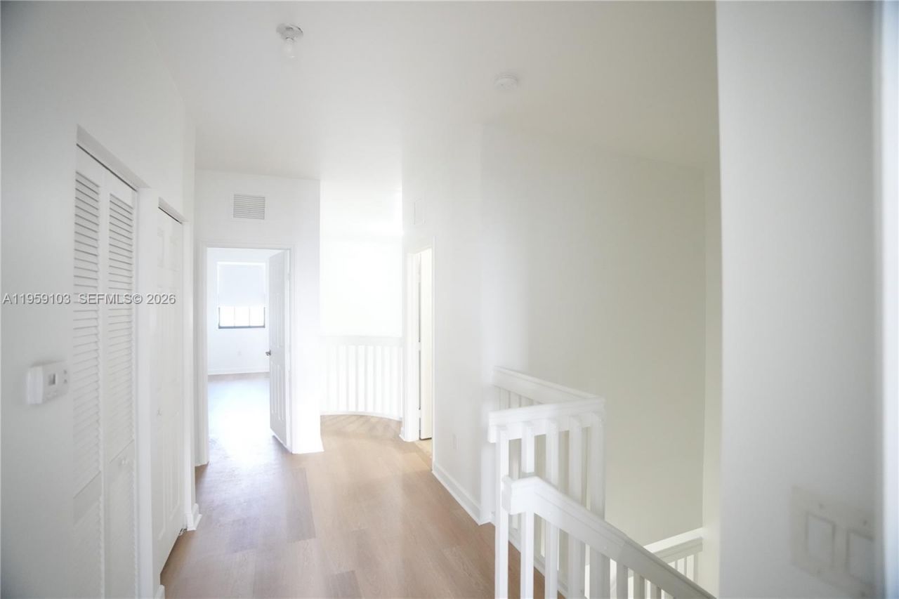 10464 NW 61st Ln, Doral, FL 33178 Photo