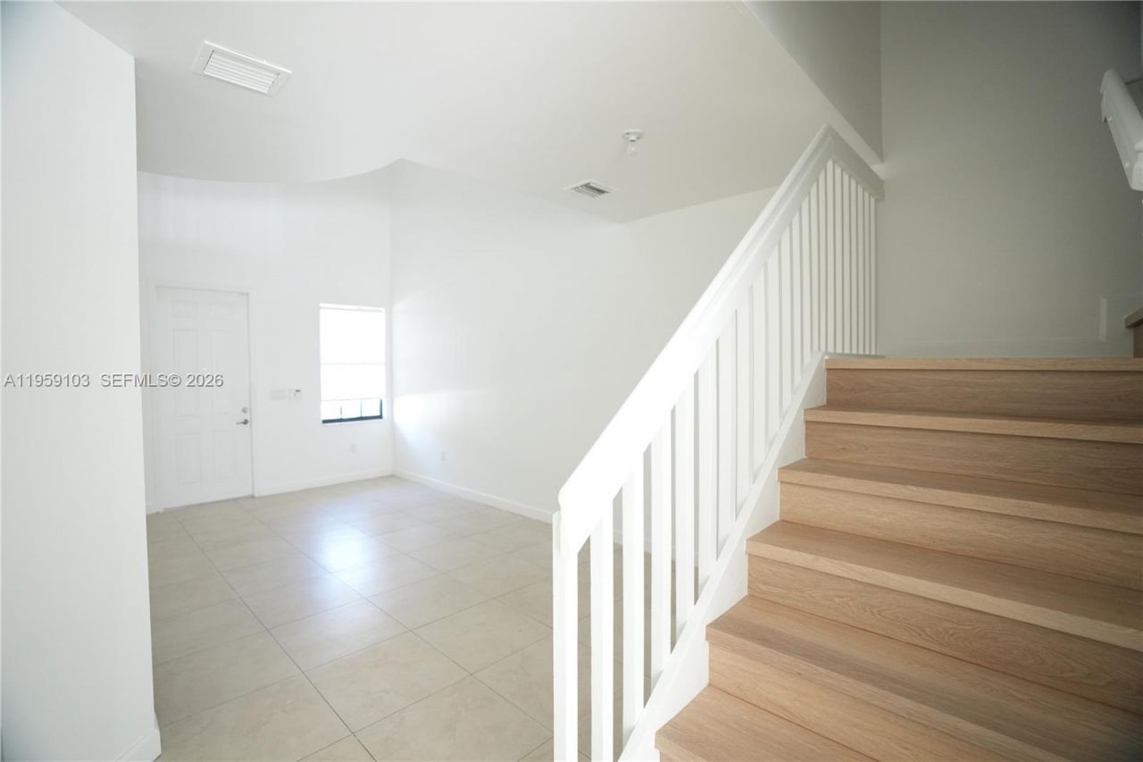 10464 NW 61st Ln, Doral, FL 33178 Photo