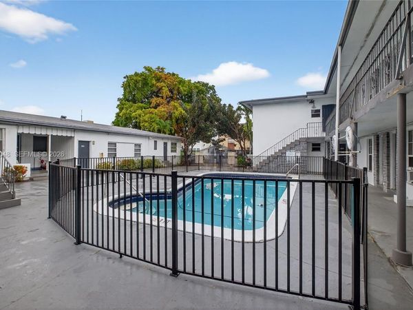 1843 Dewey St , Hollywood, FL 33020