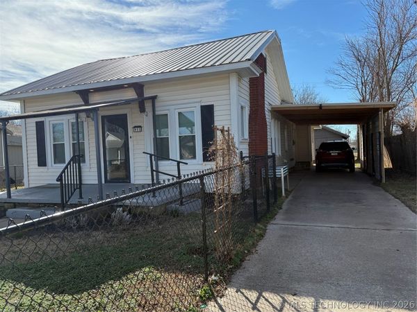 933 E Maple Street , Cushing, OK 74023