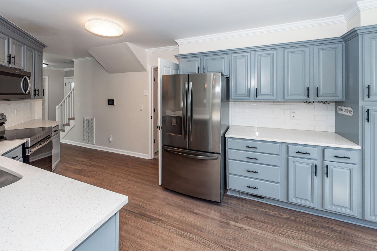 232 Knightsbridge Drive Photo 14