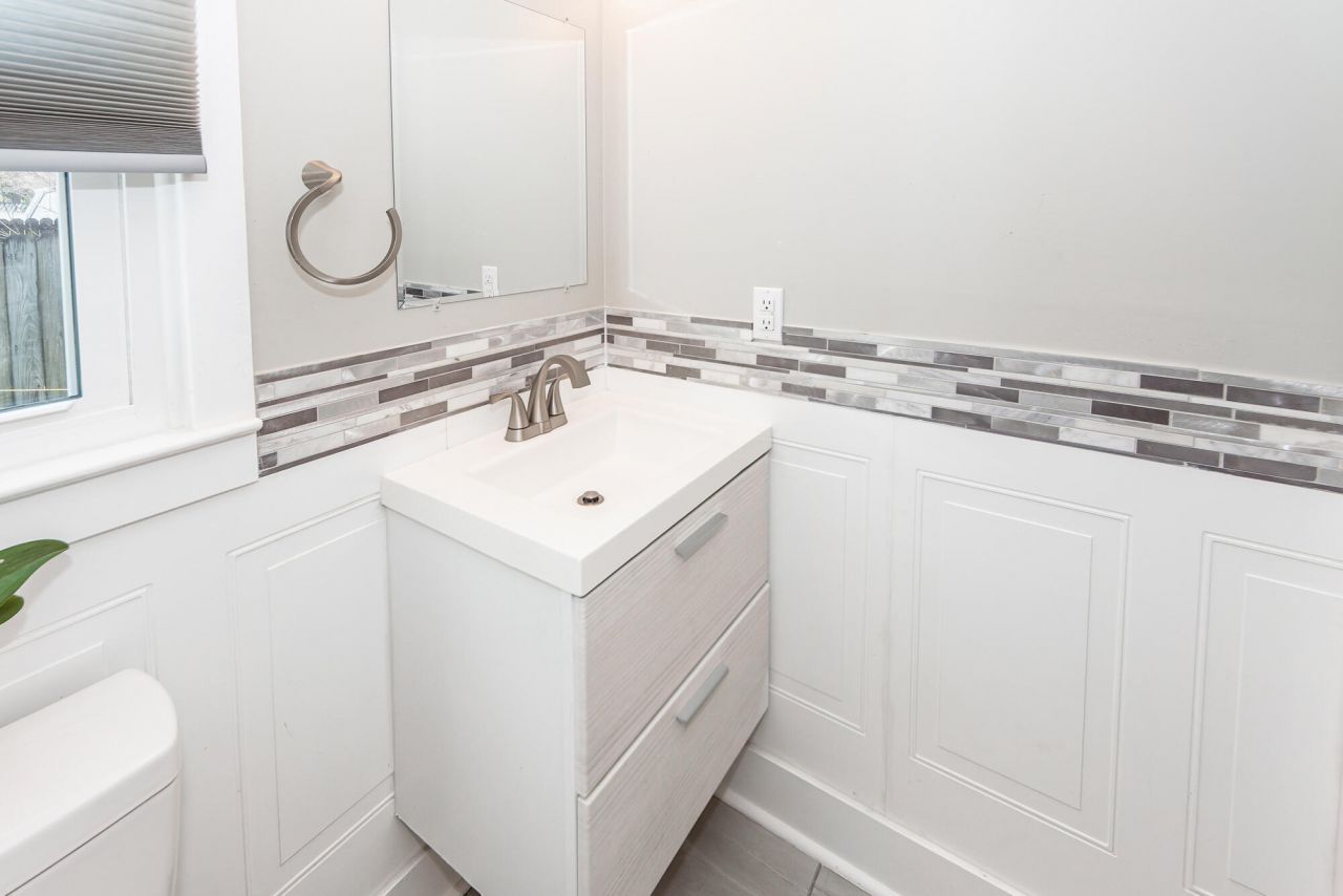 232 Knightsbridge Drive Photo 21