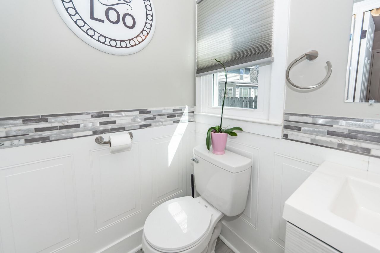 232 Knightsbridge Drive Photo 22