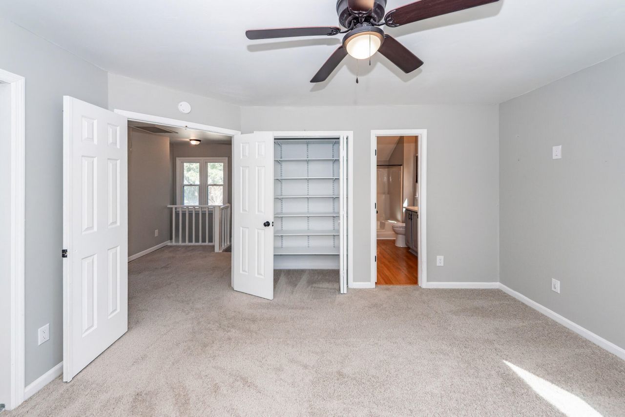 232 Knightsbridge Drive Photo 29