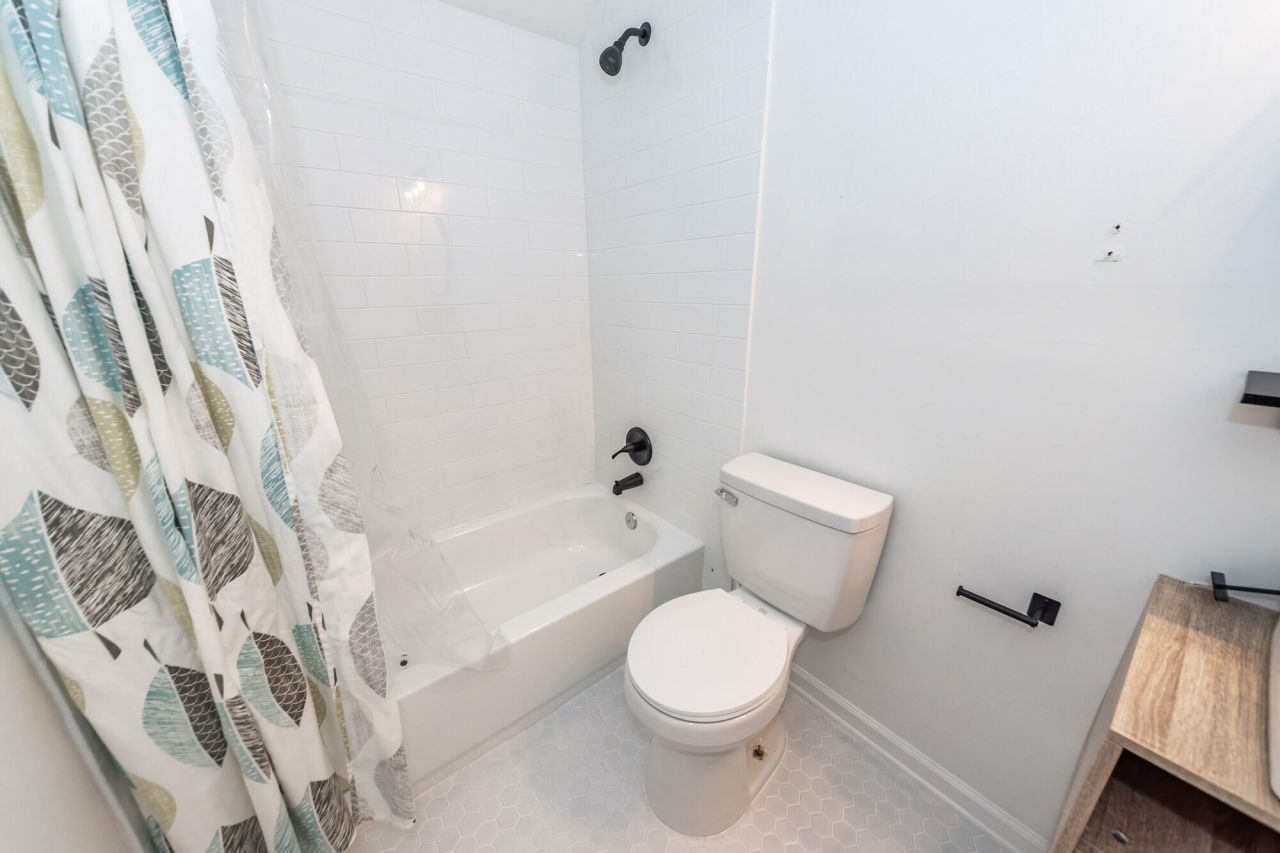 232 Knightsbridge Drive Photo 35