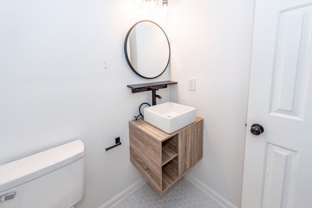 232 Knightsbridge Drive Photo 36