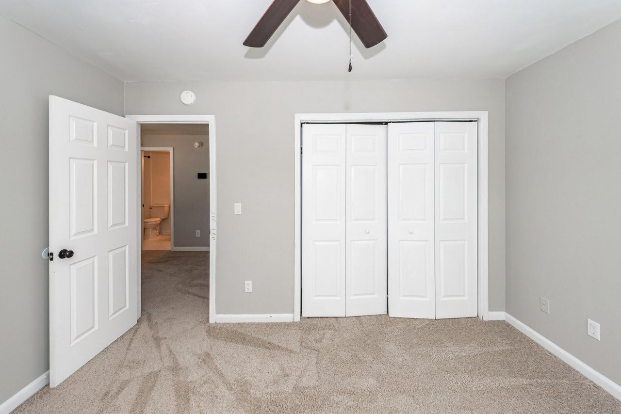 232 Knightsbridge Drive Photo 39