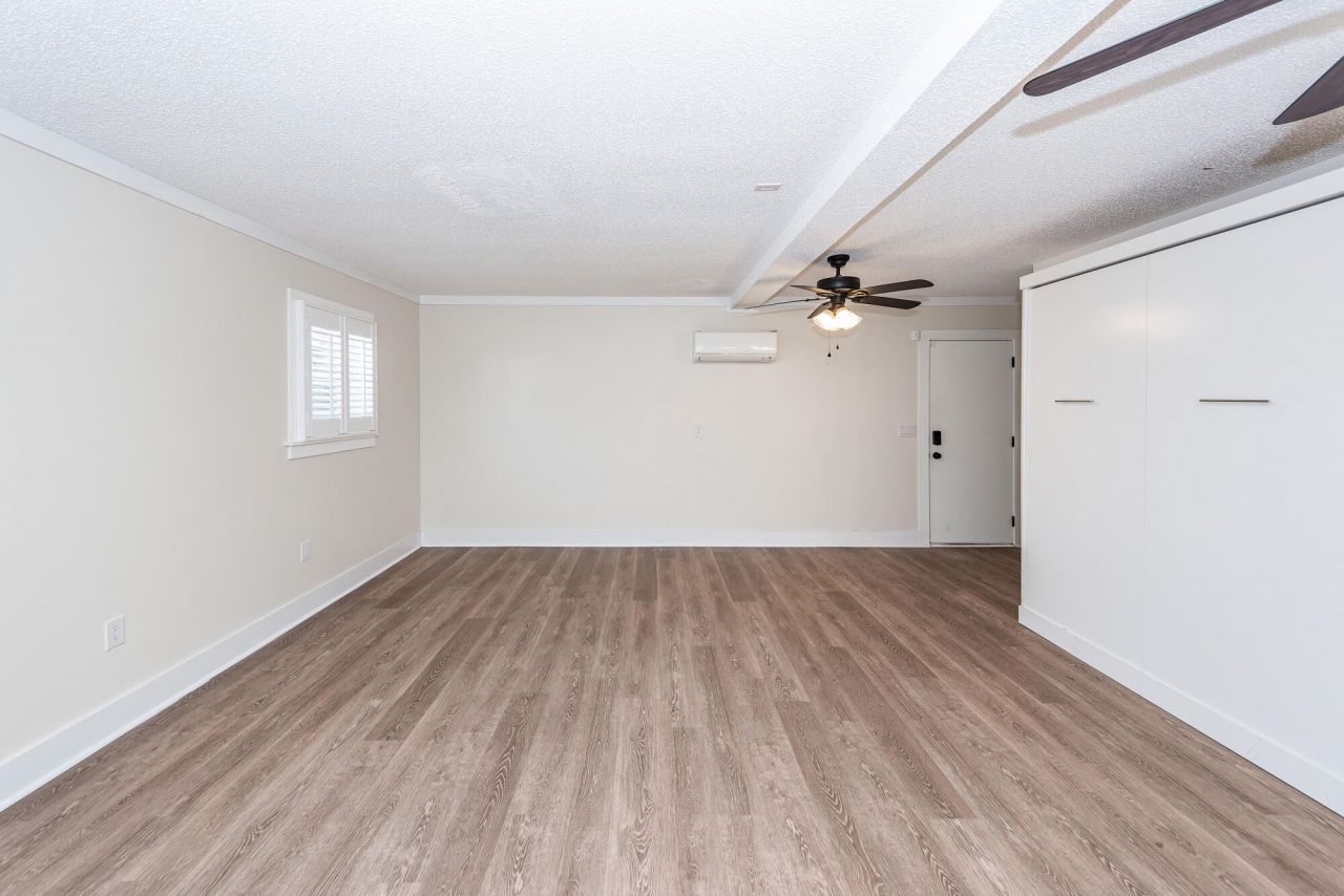 232 Knightsbridge Drive Photo 43