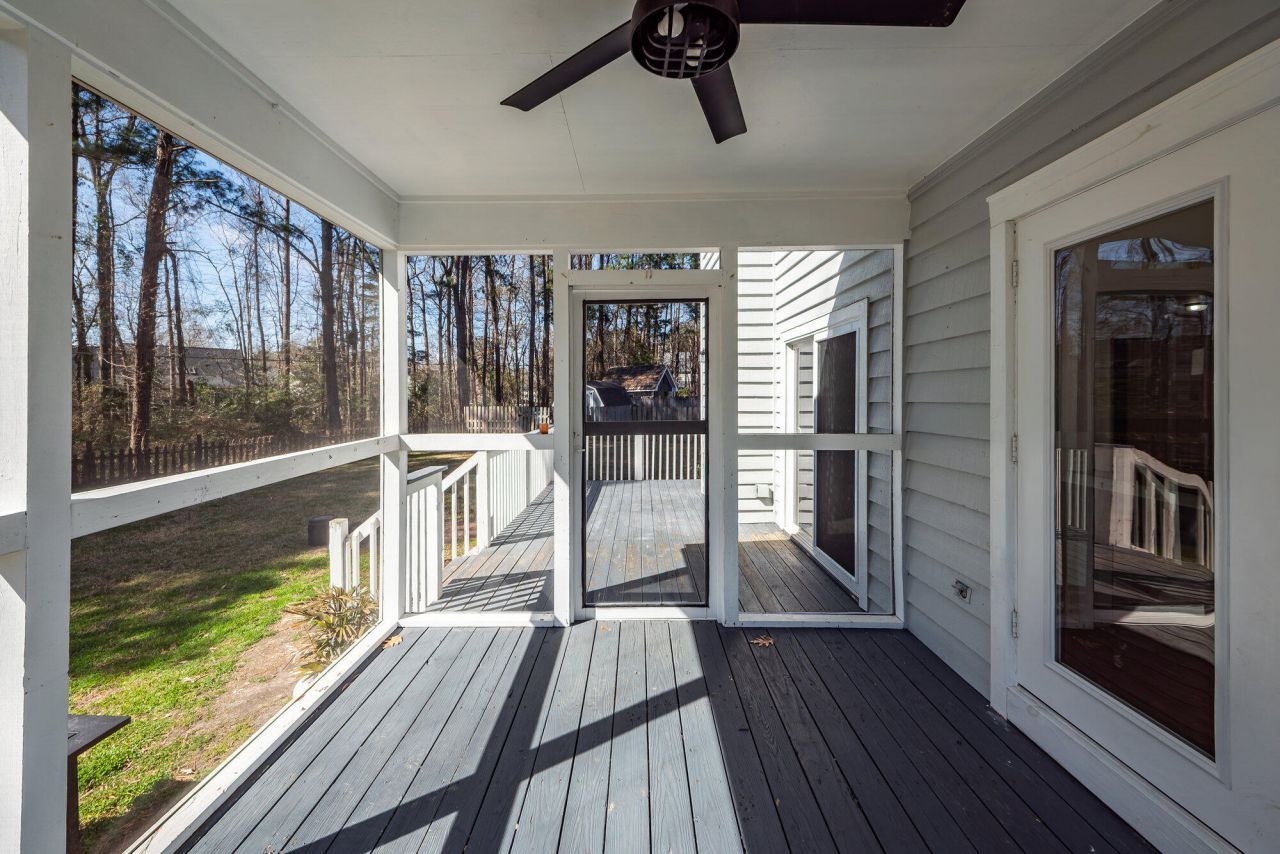 232 Knightsbridge Drive Photo 45