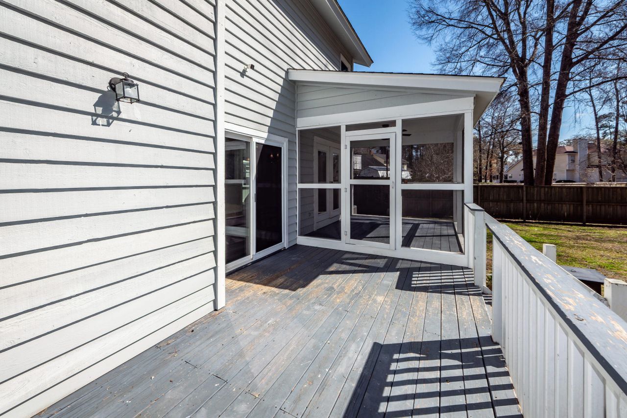 232 Knightsbridge Drive Photo 47