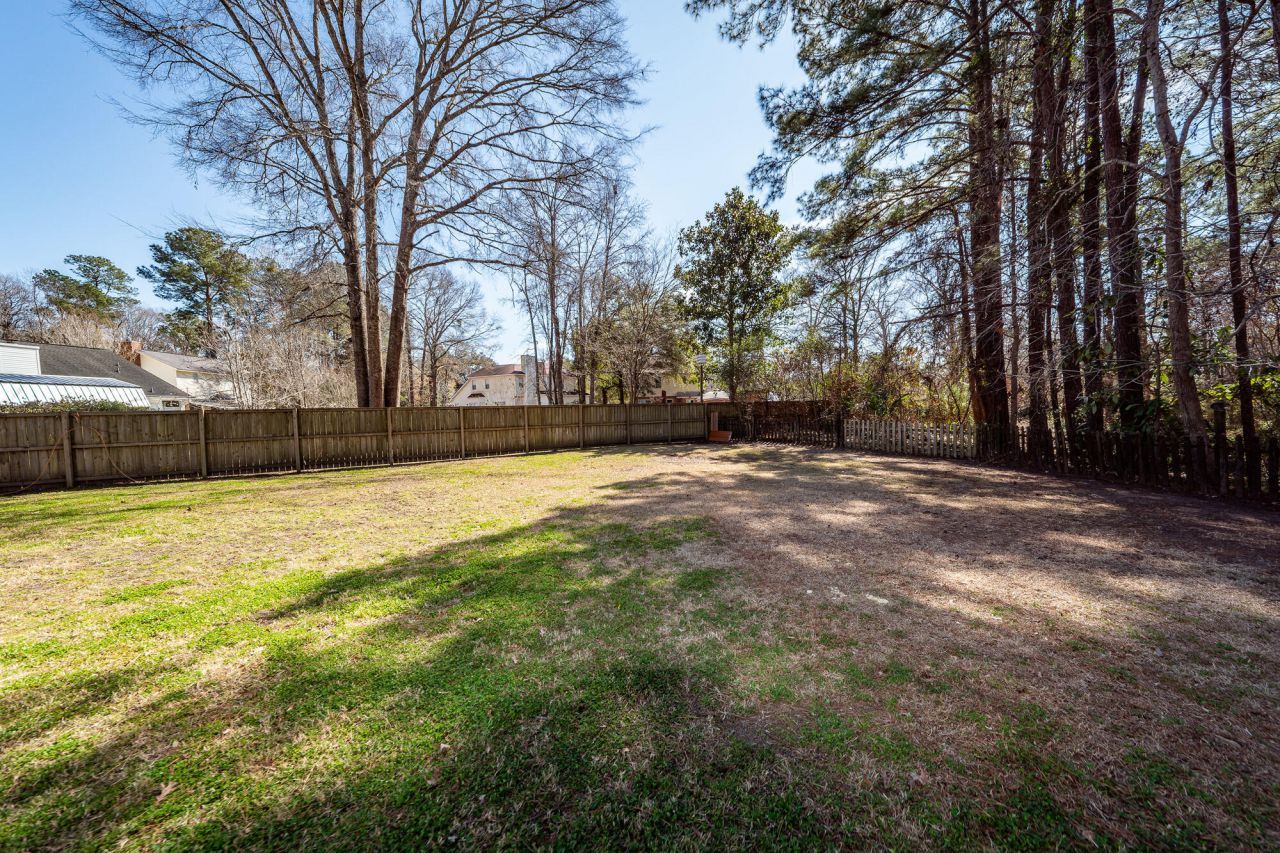 232 Knightsbridge Drive Photo 48