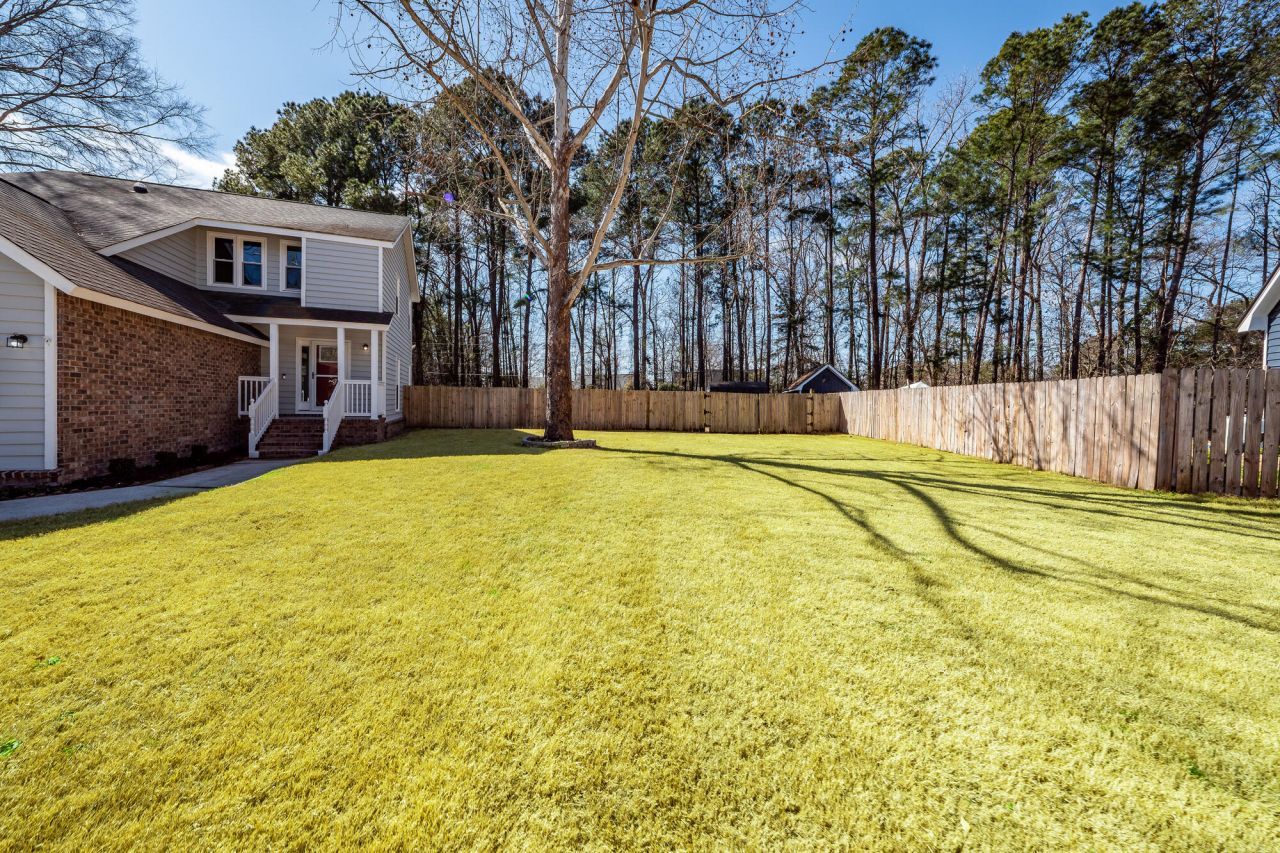 232 Knightsbridge Drive Photo 52