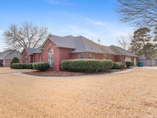 1655 Chicot Drive, Conway, AR 72034