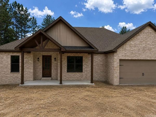 5 Nubarron Ln, Hot Springs Village, AR 71909