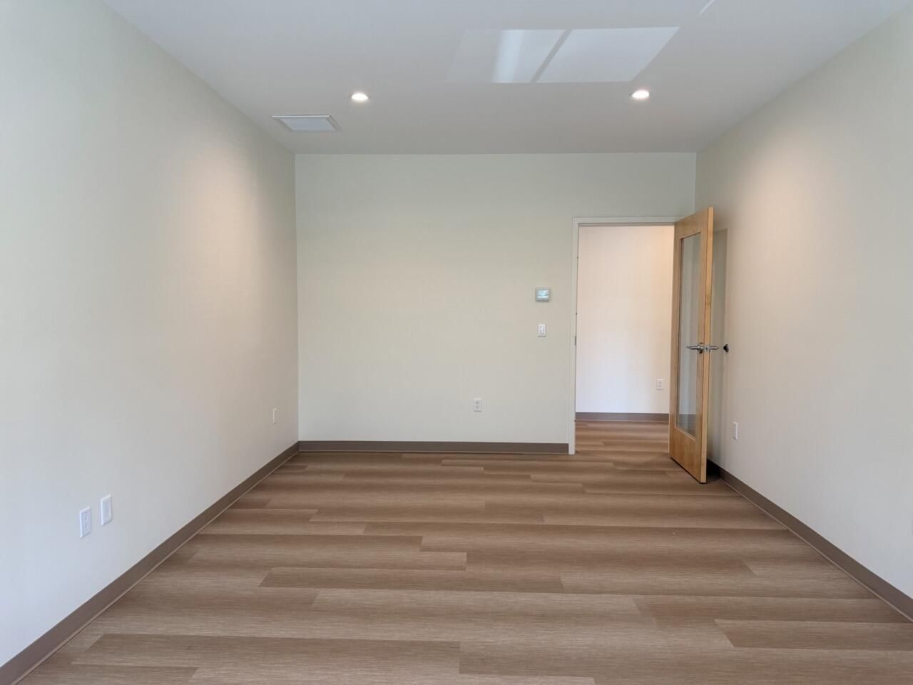 814 Johnnie Dodds Boulevard Photo 16