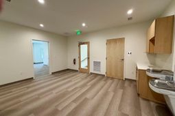 814 Johnnie Dodds Boulevard photo 4